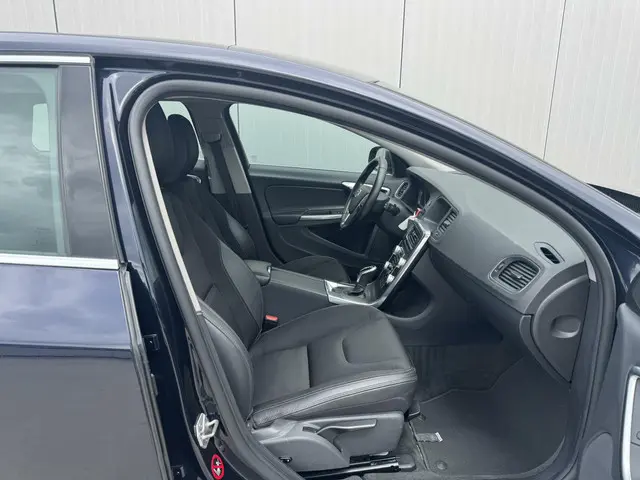 Volvo V60 1.5 T3 Nordic+|Navi|NL-Auto|Geartronic 2016 Benzine 30