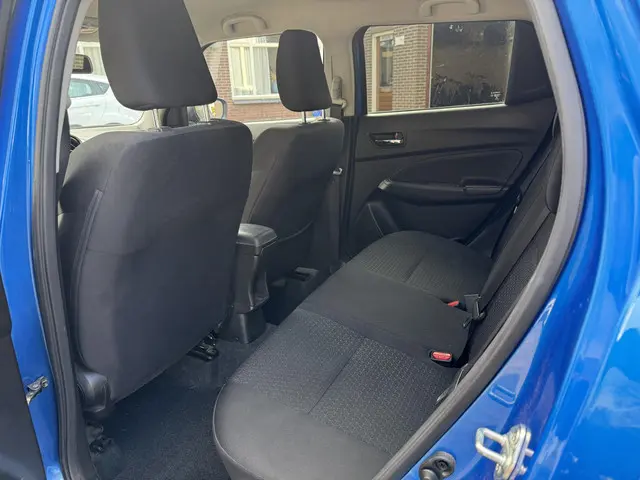 Suzuki Swift 1.0 Stijl 2018 Benzine 10