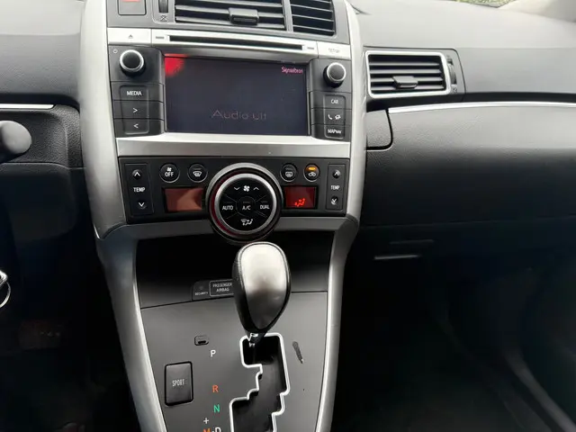 Toyota Verso 1.8 VVT-i Business 2013 Benzine 19