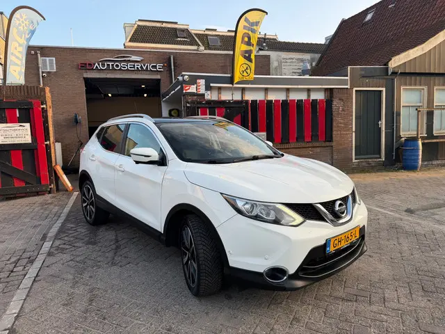 Nissan QASHQAI 1.2 Tekna 2015 Benzine