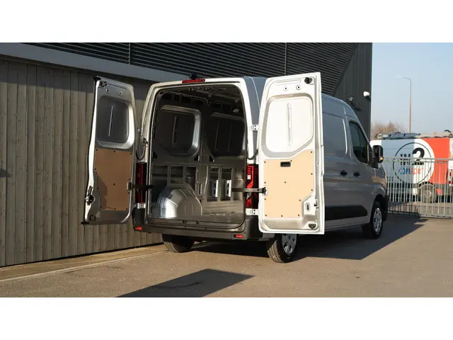 Renault Master T35 2.0 dCi 150 L2H2 Extra 2024 Diesel 12