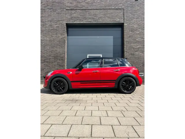 MINI Cooper Mini 1.5 Chili Serious Business 2017 Benzine