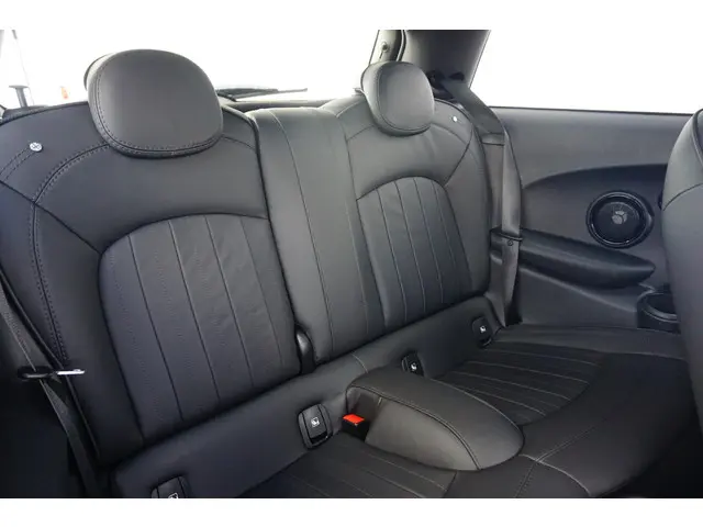 MINI 3-Deurs John Cooper Works Essential 2022 Benzine 10