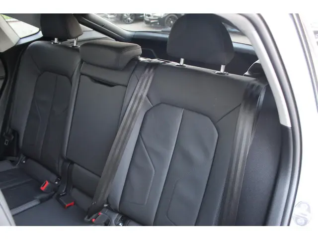 Audi Q3 35 TFSI Advanced edition 2024 Benzine 41