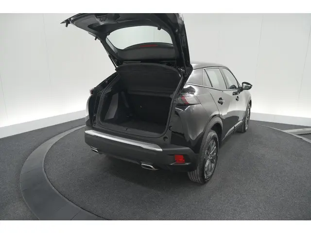 Peugeot 2008 PureTech 130 EAT8 Active 2021 Benzine 56