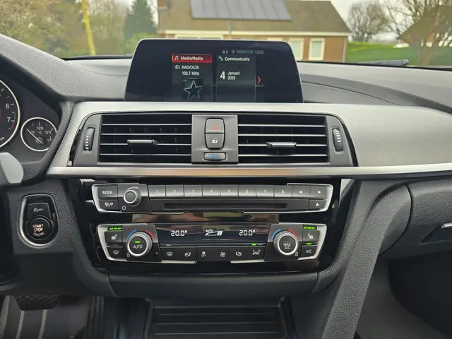 BMW 3 Serie Touring 318i M Sport Edition 2019 Benzine 8