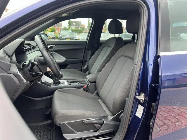Audi Q3 45 TFSI e S-Line 2021 Hybride Benzine 14