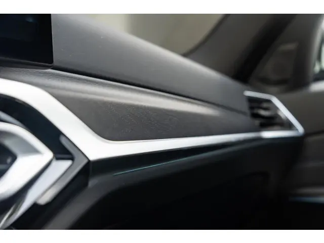 BMW 3 Serie Touring 320e 2024 Hybride Benzine 44