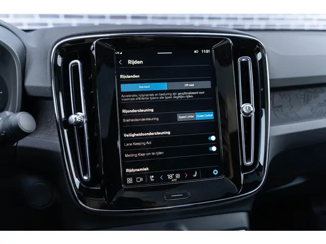 Volvo C40 Recharge Core 69 kWh 2022 Elektrisch 35