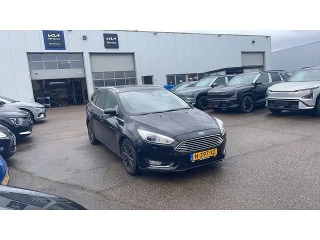 Ford Focus Wagon Titanium Edition 2015 Benzine 6
