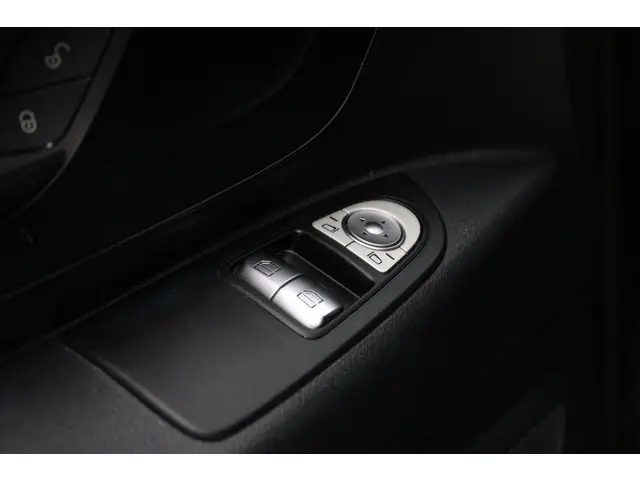 Mercedes-Benz Vito Bestel 114 CDI Lang 2015 Diesel 24