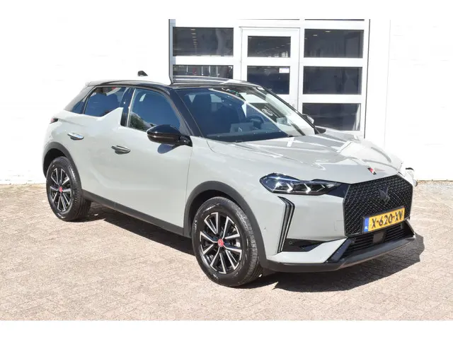 DS DS 3 PureTech 130 EAT8 Performance Line 2024 Benzine 6