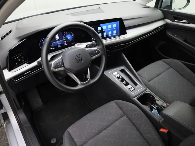 Volkswagen Golf 1.5eTSI/130PK Life DSG 2023 Benzine 15