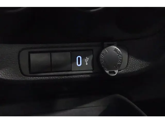 Toyota Aygo X 1.0 VVT-i MT Play, 2025 Benzine 16