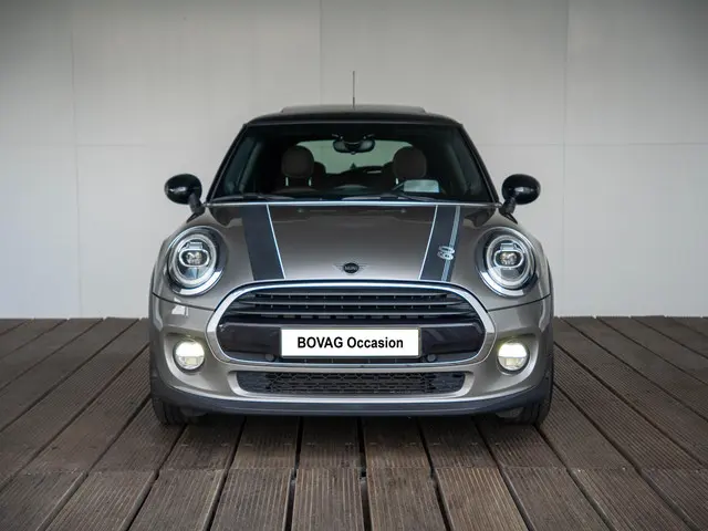 MINI 3-Deurs Cooper Aut. 60 Years Edition 2019 Benzine 3