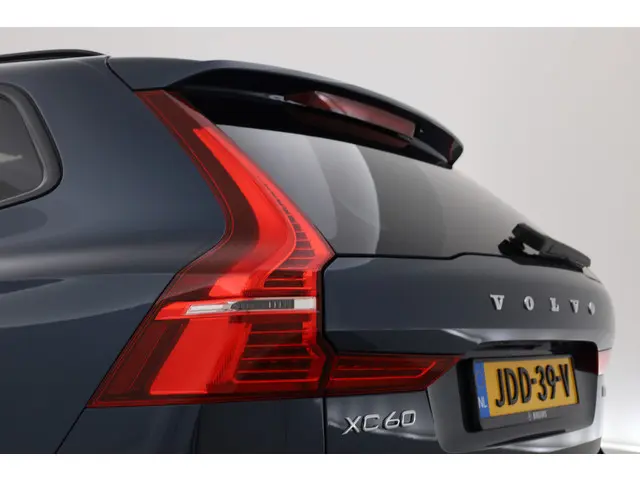 Volvo XC60 2.0 T8 AWD Ultra Dark 2025 Hybride Benzine 30