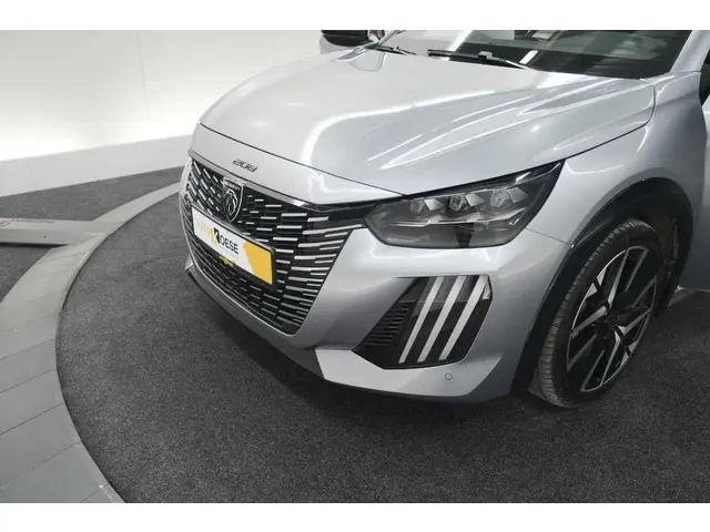 Peugeot 208 PureTech 100 GT 2024 Benzine 17