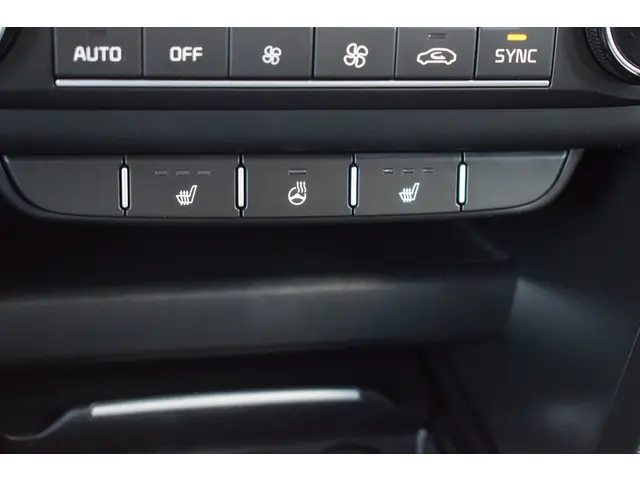 Kia Ceed 1.0 T-GDi DynamicLine X-Tra 2022 Benzine 19