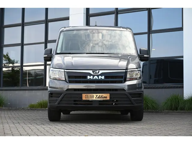 Volkswagen Crafter 35 2.0 TDI L3H2 140 PK DSG 2022 Diesel 4