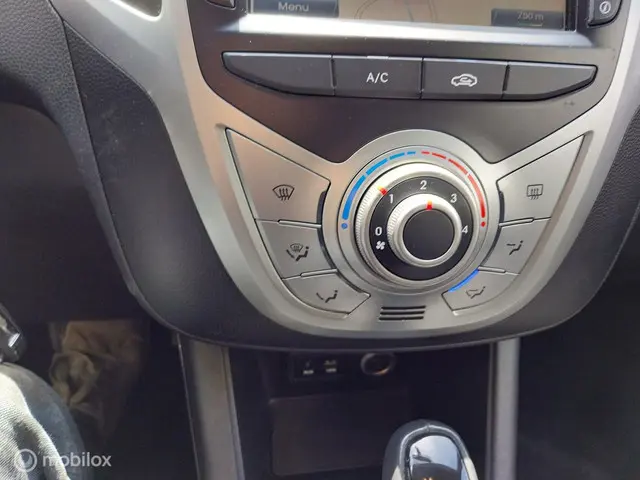 Hyundai ix20 1.6i Go! 2016 Benzine 14