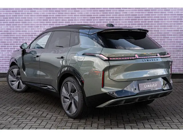 Lynk & Co 08 1.5 More 2025 Hybride Benzine 26