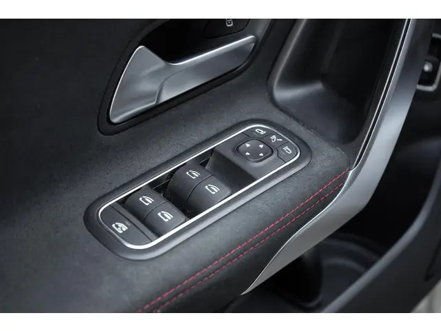 Mercedes-Benz CLA 250 e AMG 45S 2020 Hybride Benzine 13