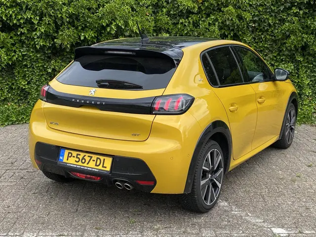 Peugeot 208 1.2T 130pk Automaat GT 2021 Benzine 6