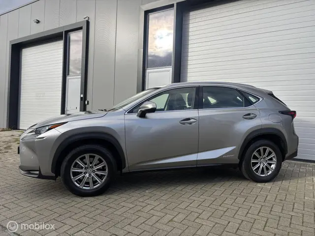 Lexus NX 300h AWD Luxury Line 2017 Hybride Benzine 2