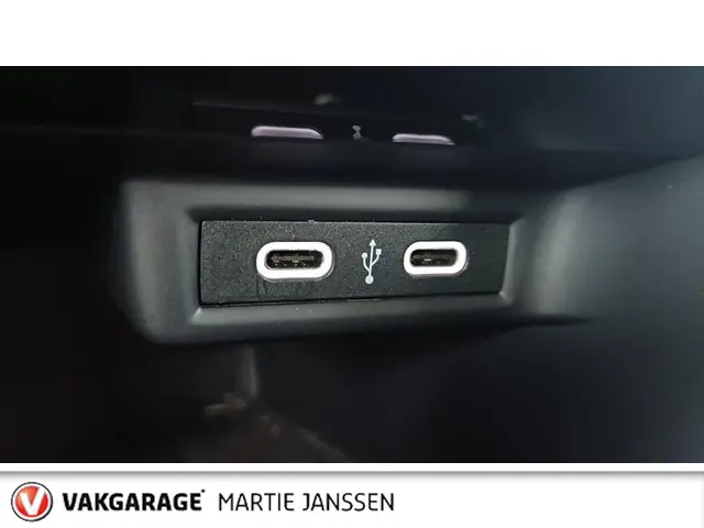 Volkswagen T-Roc 1.5 TSI Life Business 2022 Benzine 35