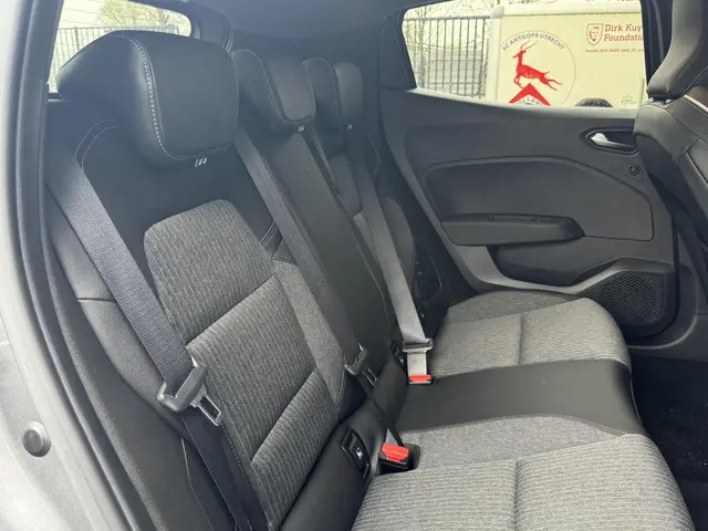 Mitsubishi Colt 1.6 HEV INSTYLE 2024 Hybride Benzine 12