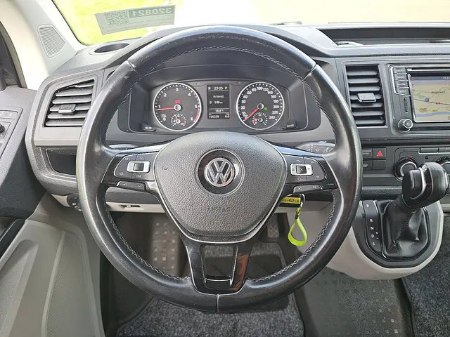 Volkswagen Transporter 2.0 TDI 2019 Diesel 10