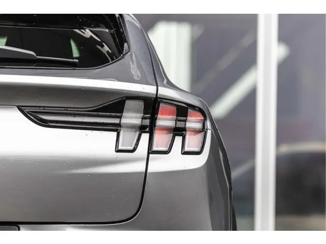 Ford Mustang Mach-E RWD 75 kWh 2021 Elektrisch 42