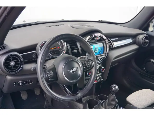 MINI 3-Deurs Cooper 2019 Benzine 11