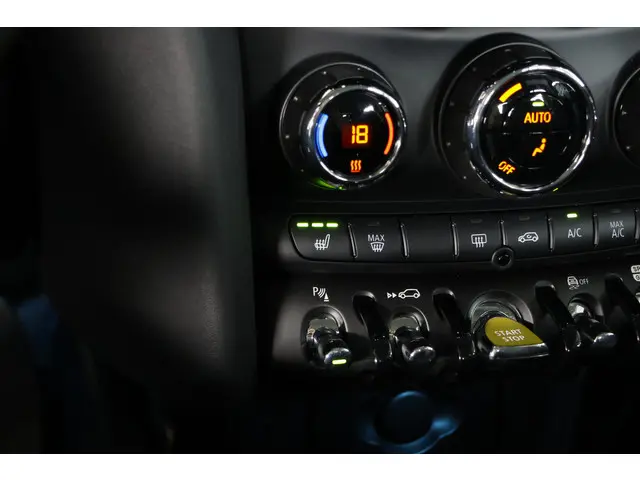 MINI Electric Mini Essential 33 kWh 2021 Elektrisch 21