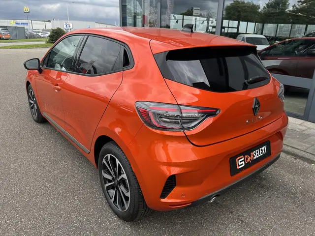 Renault Clio 1.0 TCe 90 GPF techno 2024 Benzine 6