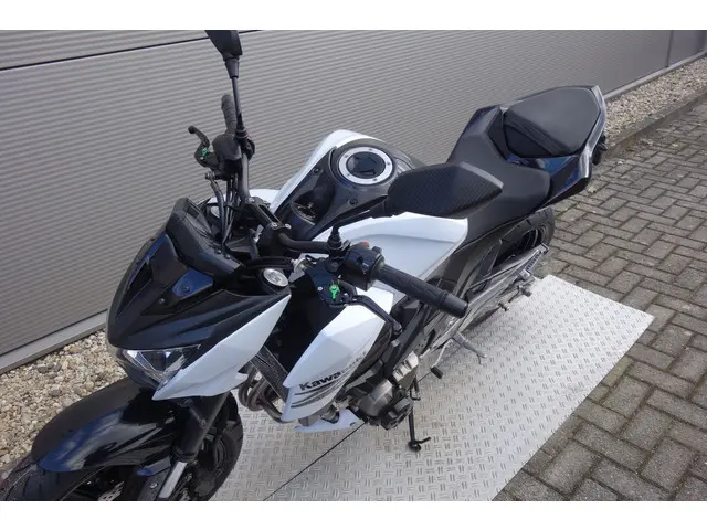 Kawasaki Z800 E 2013 Benzine 20