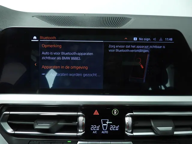 BMW 3 Serie Touring 330i xDrive 2022 Benzine 32