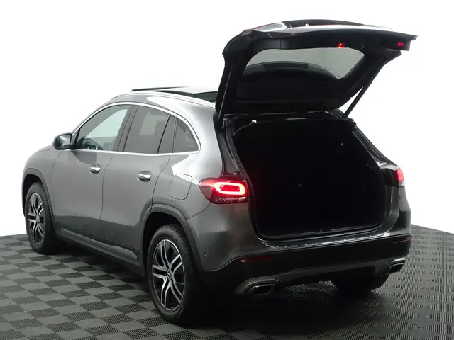 Mercedes-Benz GLA 200 Premium Luxury Aut- 2020 Benzine 31