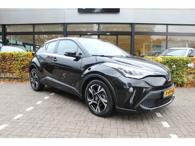 Toyota C-HR 1.8 Hybrid Dynamic 2023 Hybride Benzine 8