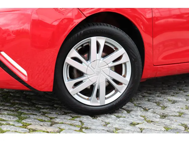 Toyota Aygo 1.0 VVT-i x-clusive, Airco, 2017 Benzine 3