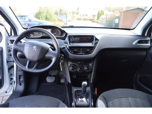 Peugeot 2008 1.2 VTi Access automaat 2014 Benzine 9