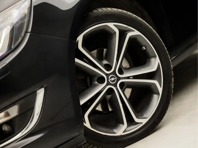 Opel Astra Sports Tourer 1.6 Turbo Sport 2013 Benzine 17