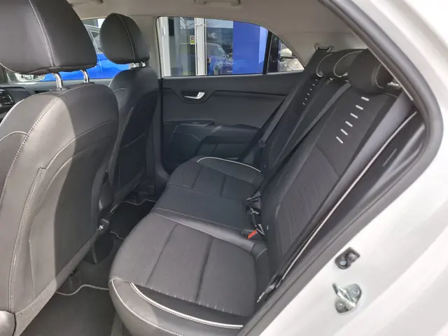Kia Rio 1.0 T-GDi MHEV GT-Line 2023 Hybride Benzine 28