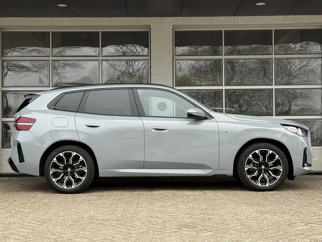 BMW X3 30e xDrive 2025 Hybride Benzine 11