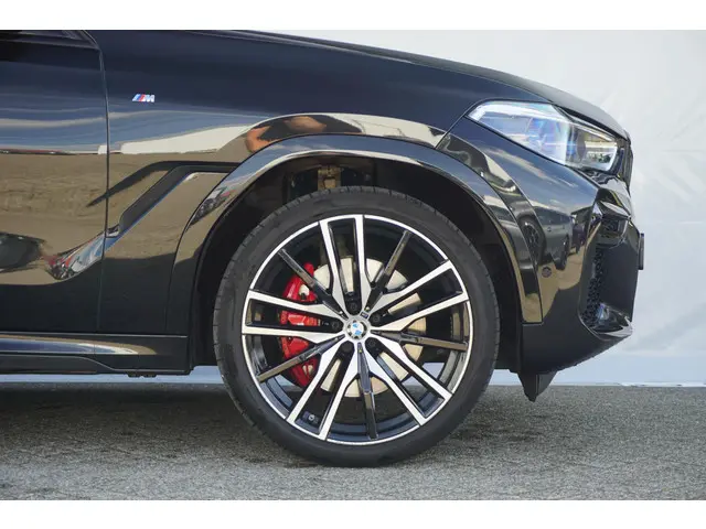 BMW X6 xDrive40i 2022 Benzine 6