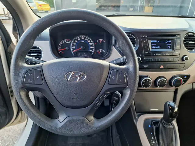 Hyundai i10 1.2i pas 68.000 Automaat 2015 Benzine 13