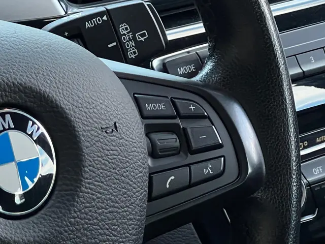 BMW X1 sDrive18i Centennial High Executive 2017 Benzine 23