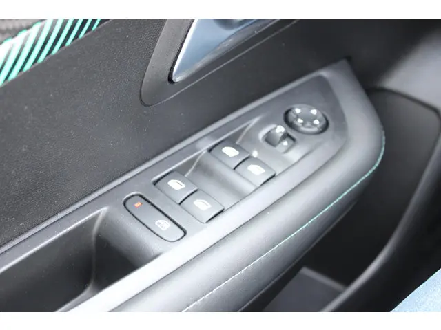 Peugeot 208 1.2 PureTech Allure Pack 2021 Benzine 34