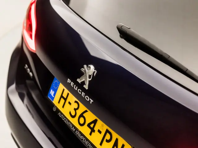 Peugeot 308 SW 1.2 PureTech Sport 2020 Benzine 28
