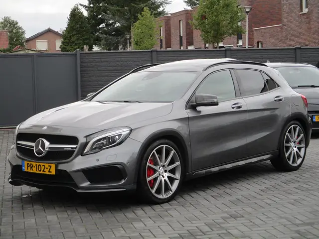 Mercedes-Benz GLA AMG 45 4Matic Edition 1 2014 Benzine 13
